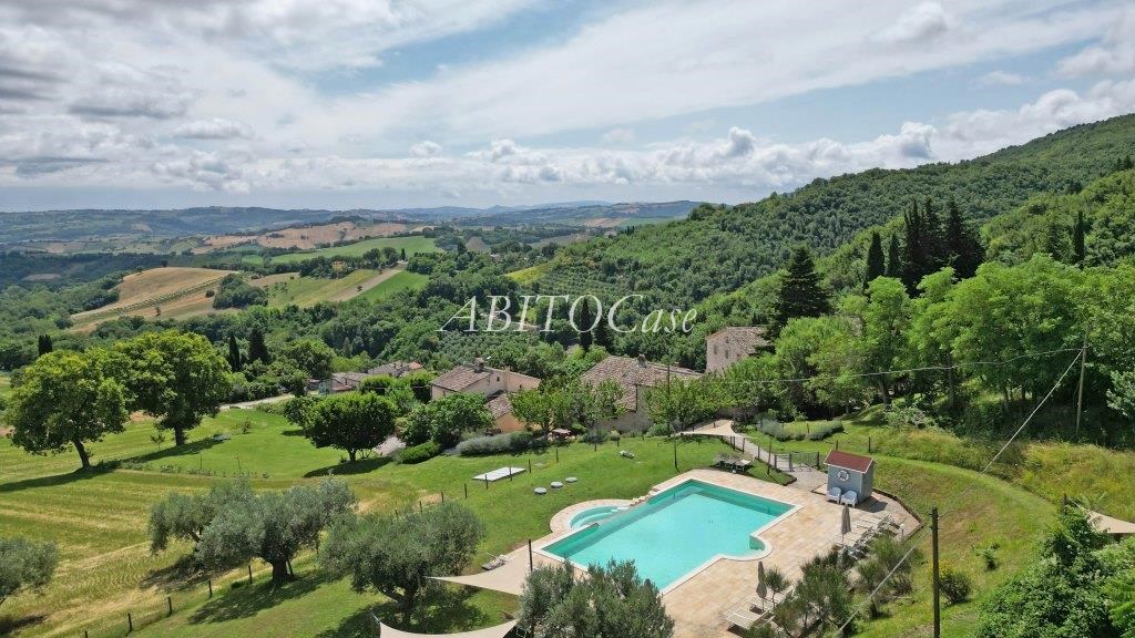Borgo Paradiso