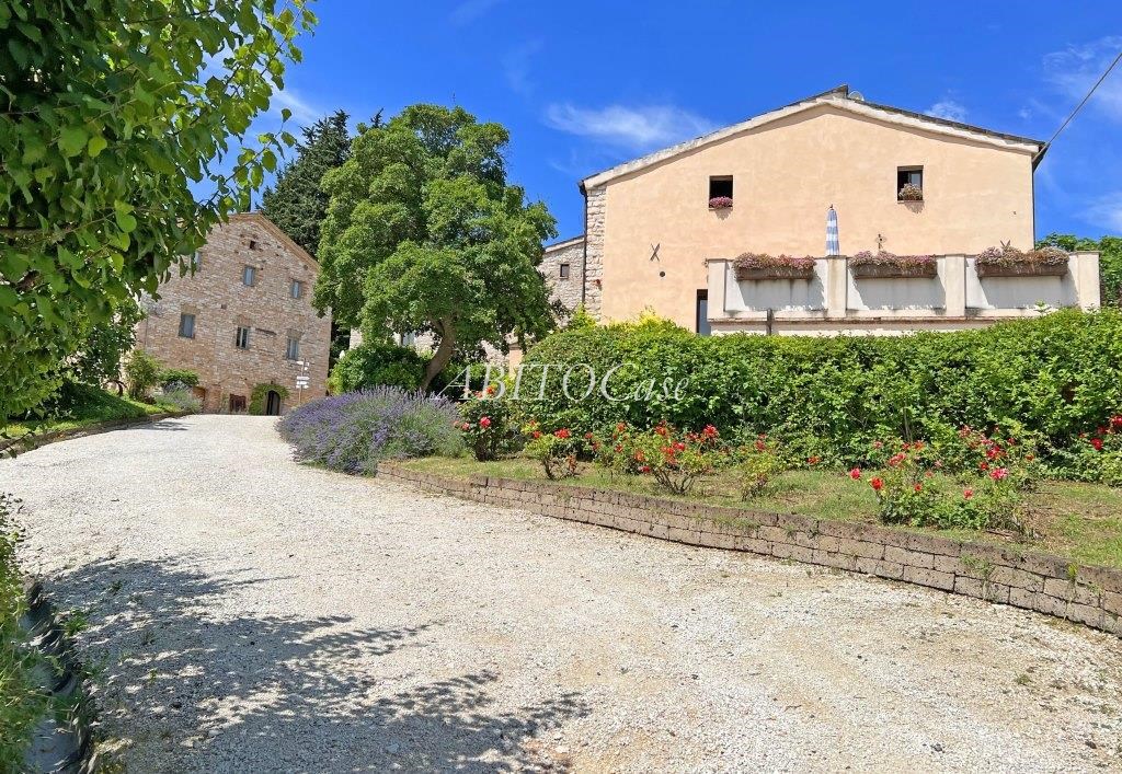 Borgo Paradiso