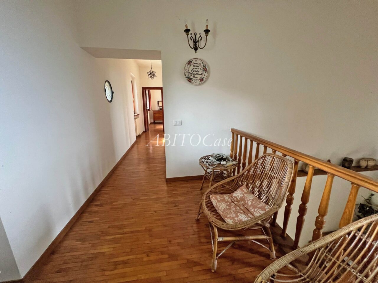 Casa White