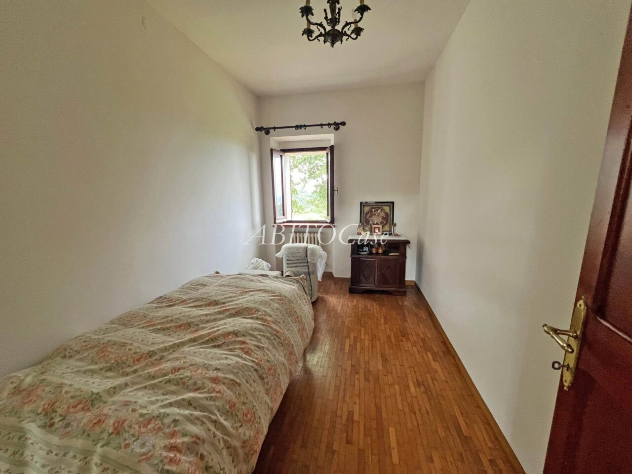 Casa White