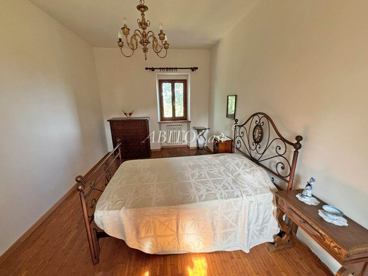 Casa White
