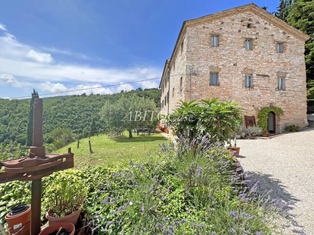 Borgo Paradiso