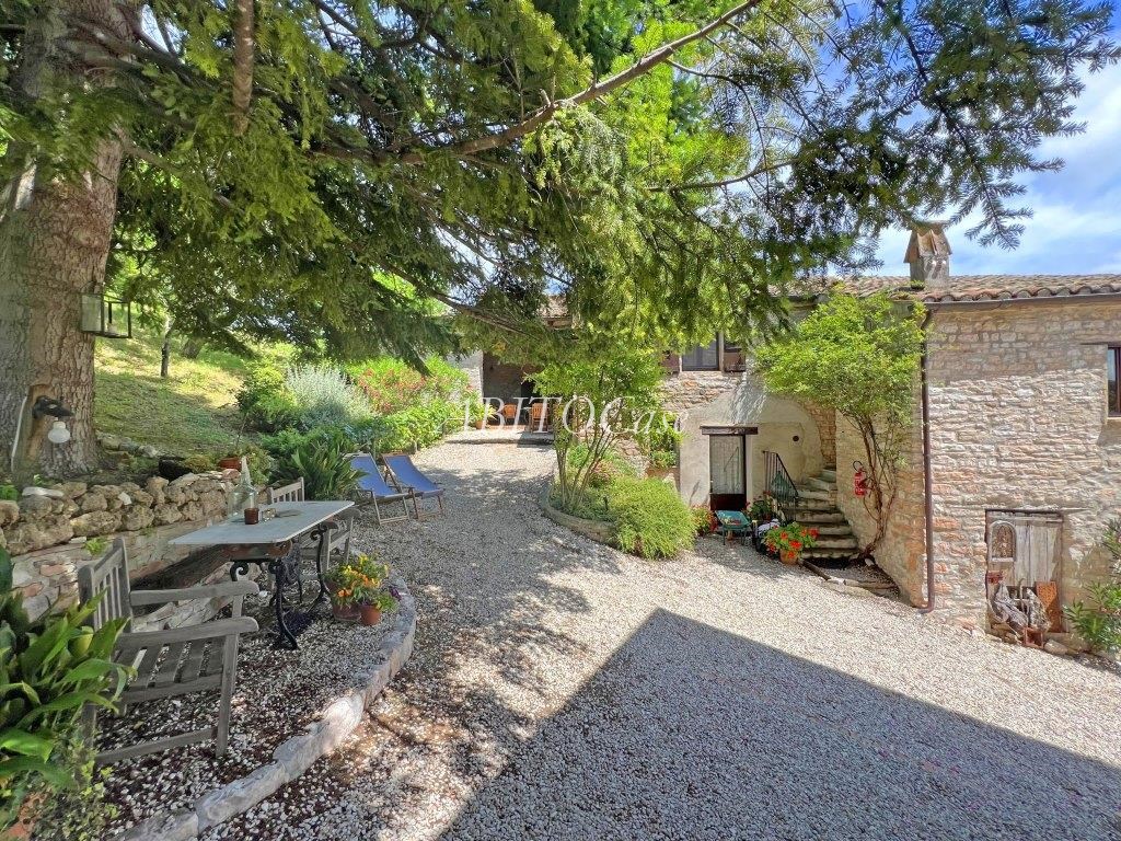Borgo Paradiso
