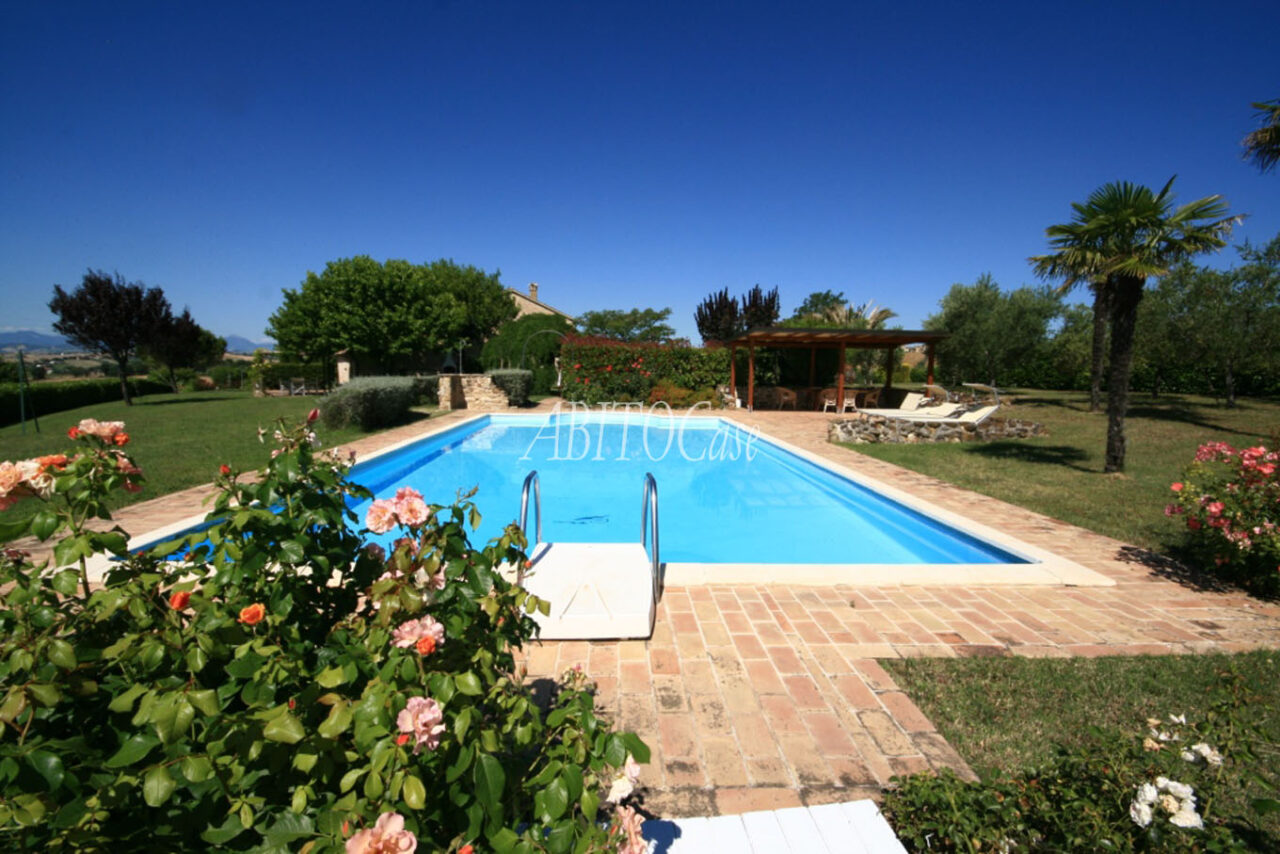 Al Casale delle Rose con piscina